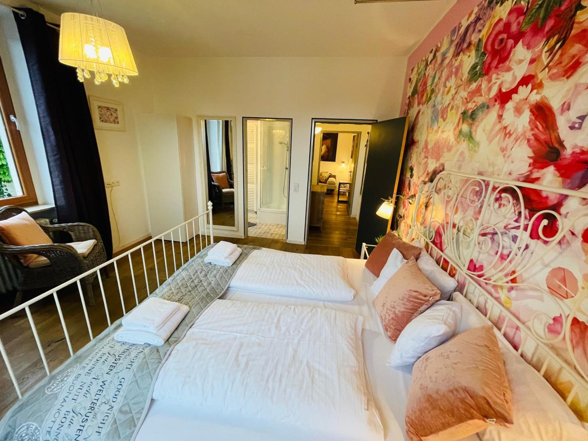 Zum Rayers Cafe-Restaurant & Boutique-Hotel Niederrotweil Oda fotoğraf