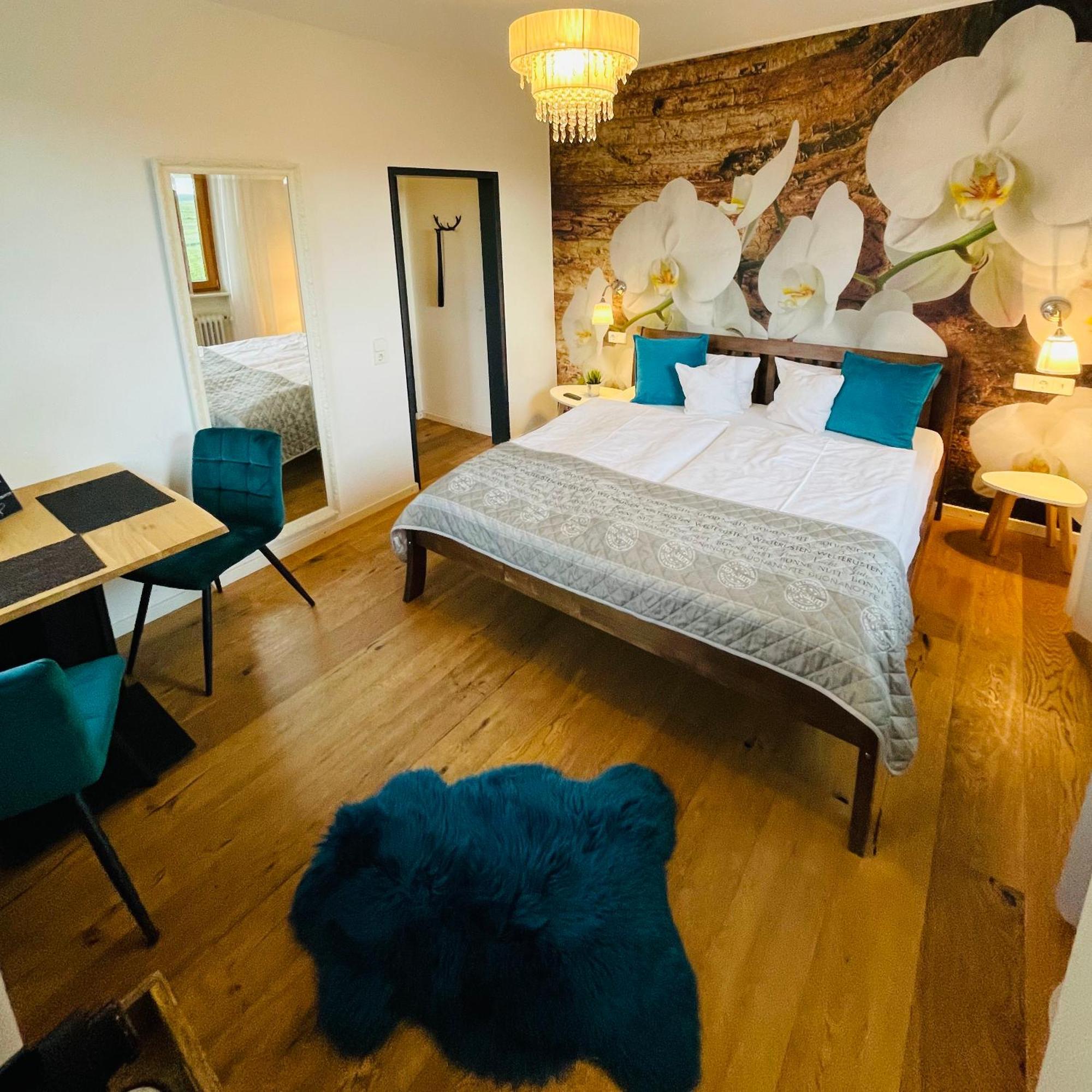 Zum Rayers Cafe-Restaurant & Boutique-Hotel Niederrotweil Dış mekan fotoğraf